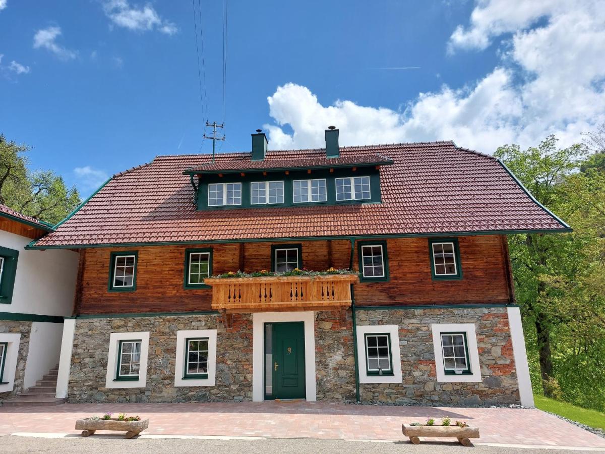 Landhaus Gruenjuwel Himmelberg Bagian luar foto