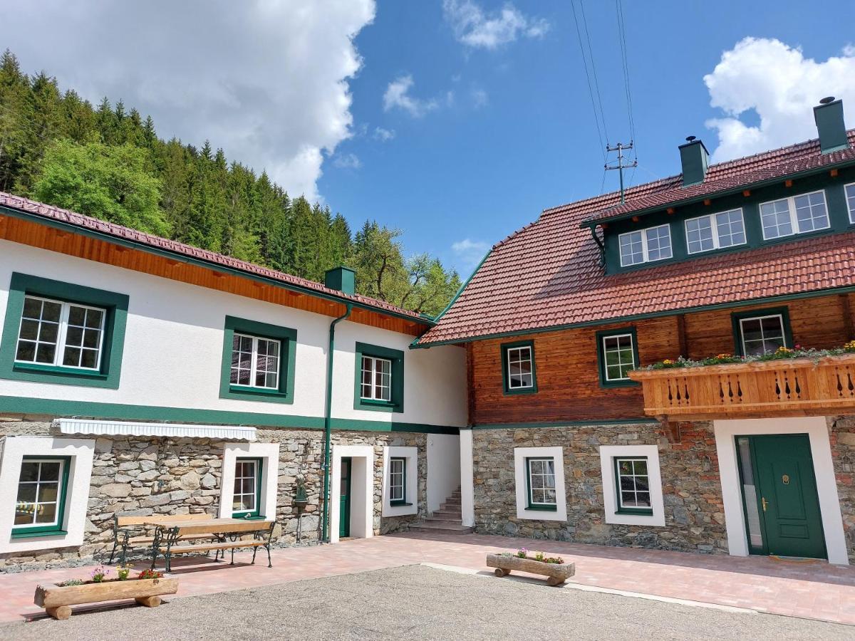 Landhaus Gruenjuwel Himmelberg Bagian luar foto